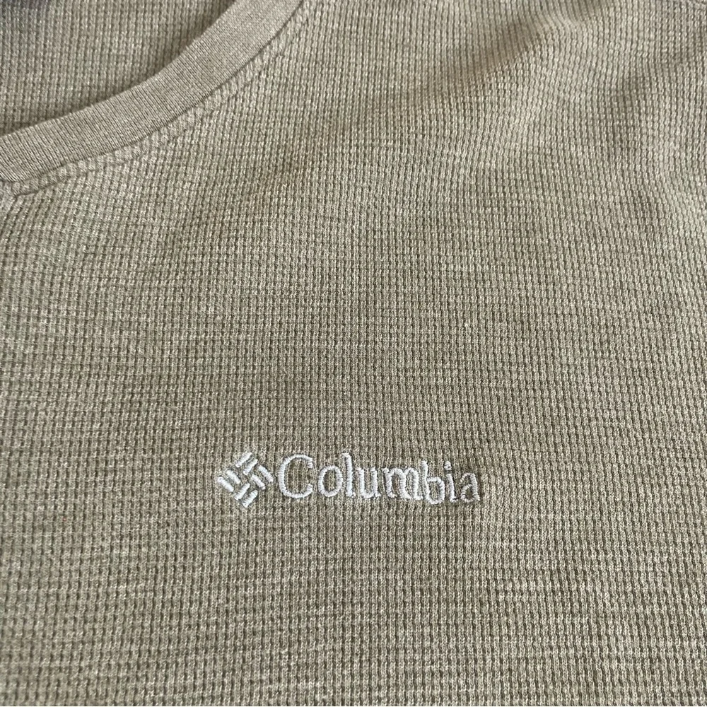 Columbia Men's Green Long Sleeve Thermal Henley